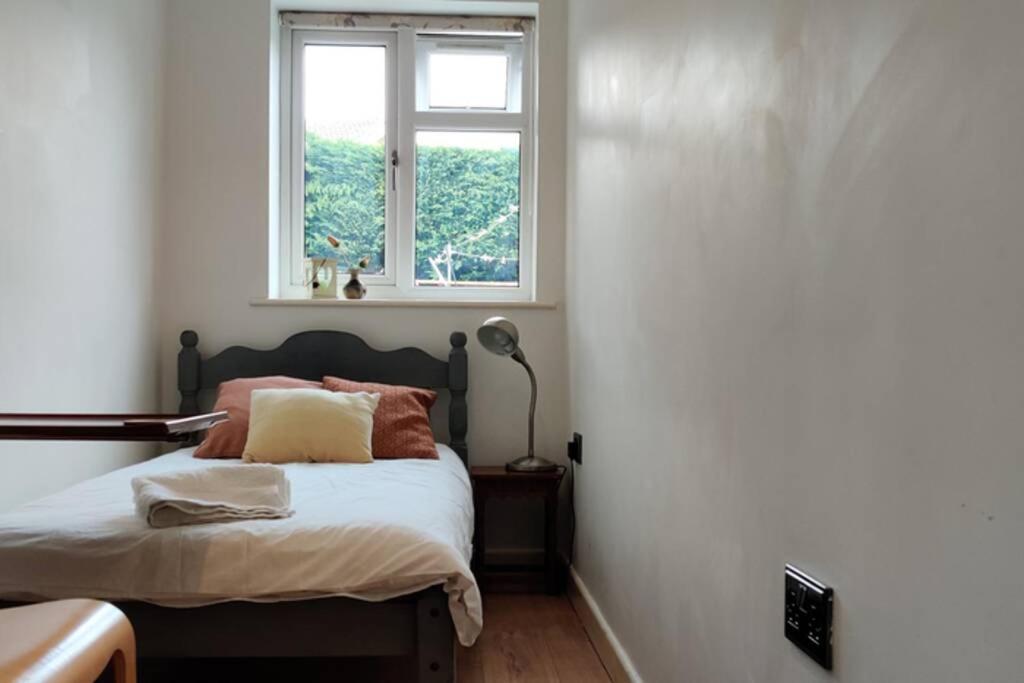 Private Comfortable Guest Suite - Nottingham Exterior photo